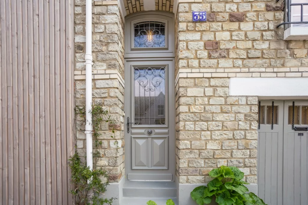 comment isoler phoniquement sa porte d'entrée - Aluminium, Métal